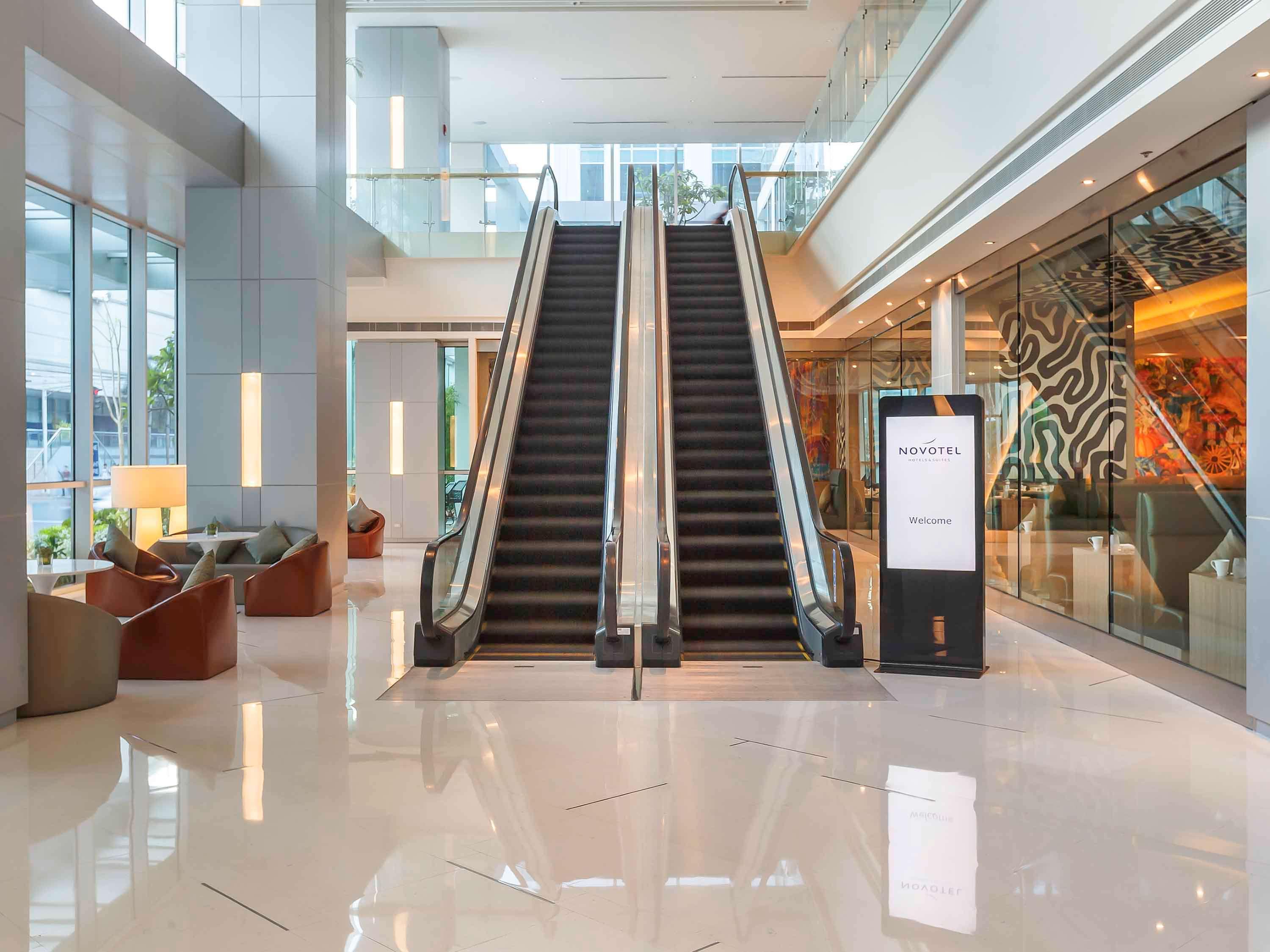 Novotel Manila Araneta City Hotel Кесон-Сити Экстерьер фото