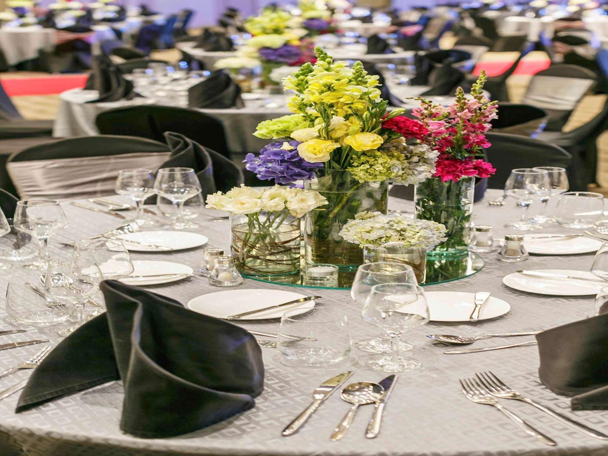 Novotel Manila Araneta City Hotel Кесон-Сити Экстерьер фото