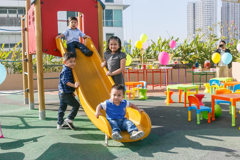 Novotel Manila Araneta City Hotel Кесон-Сити Экстерьер фото