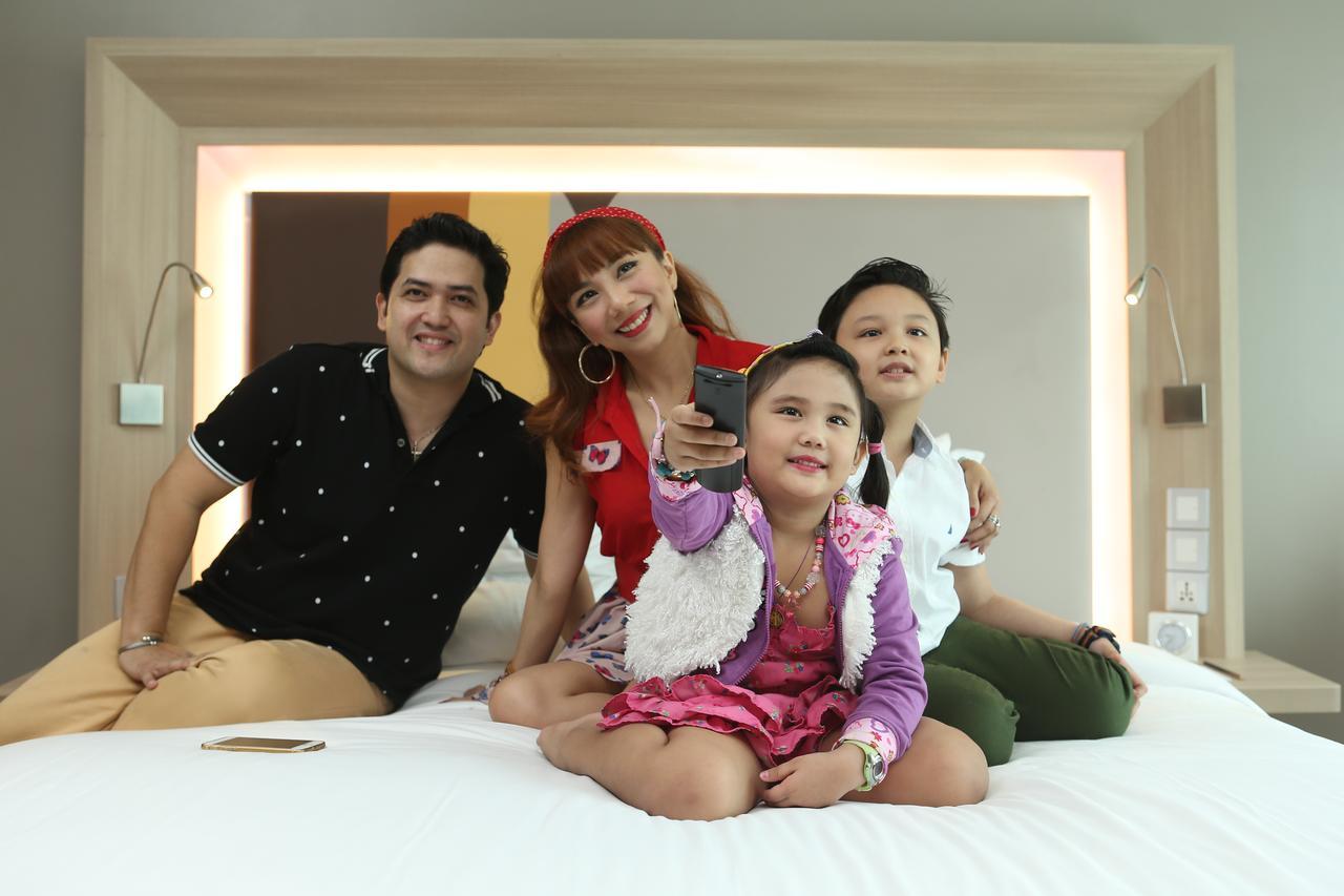 Novotel Manila Araneta City Hotel Кесон-Сити Экстерьер фото
